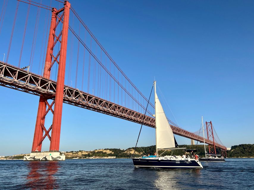 Lisbon: Tagus River Sunset Cruise With Drinks - Transport and Accessibility