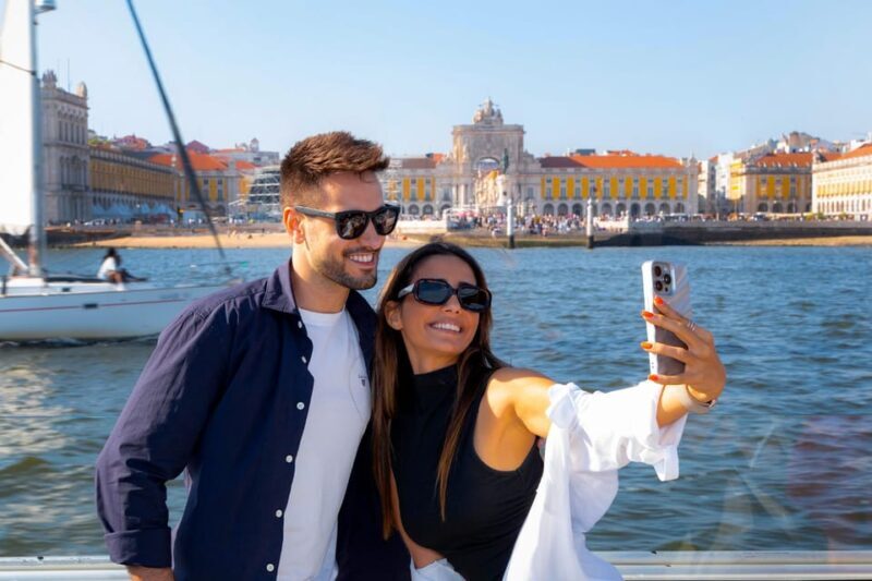 Lisbon: Tejo River Sightseeing Cruise - Key Points