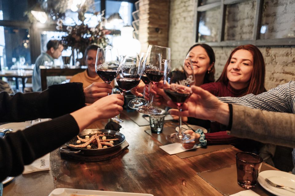Lisbon: Tipsy Food Crawl Walking Tour With Dinner - Savoring the Seven Wonders