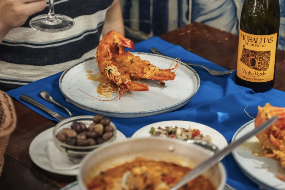 Lisbon Tipsy Food Tour With Drinks and Food Included - Sampling Seven Wonders of Cuisine