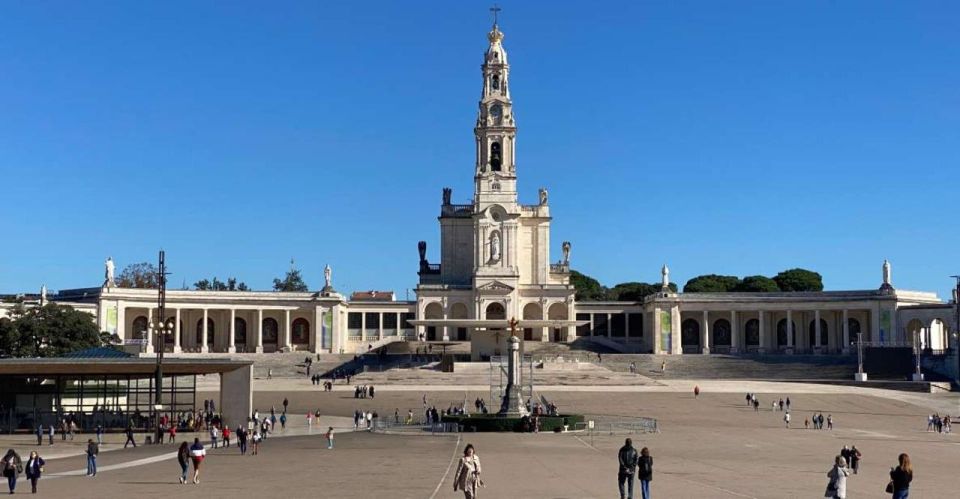 Lisbon to Fatima, Nazare and Obidos Day Trip - Pickup and Drop-off