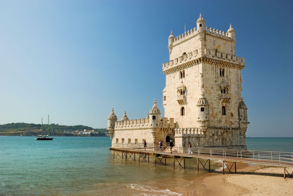 Lisbon to Porto With Óbidos-Nazaré-Fátima-Coimbra-Aveiro - Flexible Options