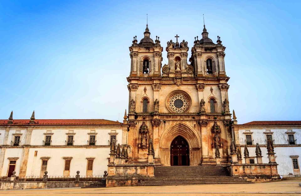 Lisbon: Tour Fátima, Batalha, Alcobaça, Nazaré and Óbidos - Visiting Alcobaça Monastery