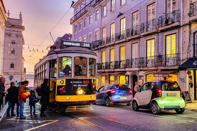 Lisbon tour Oldtown & Viewpoints on a tuktuk - Who Will Love It?
