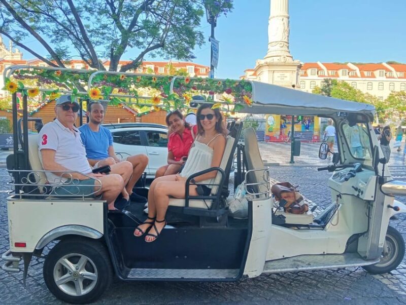 Lisbon: Tuk-Tuk Tour Historical Alfama old town private tour - Key Points