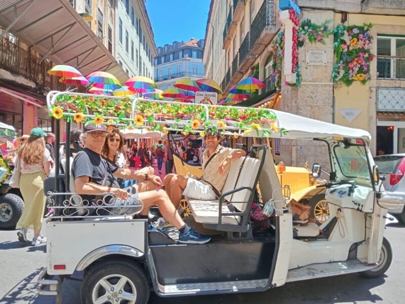 Lisbon: Tuk-Tuk Tour Historical Alfama old town private tour - A Closer Look at the Tour Itinerary