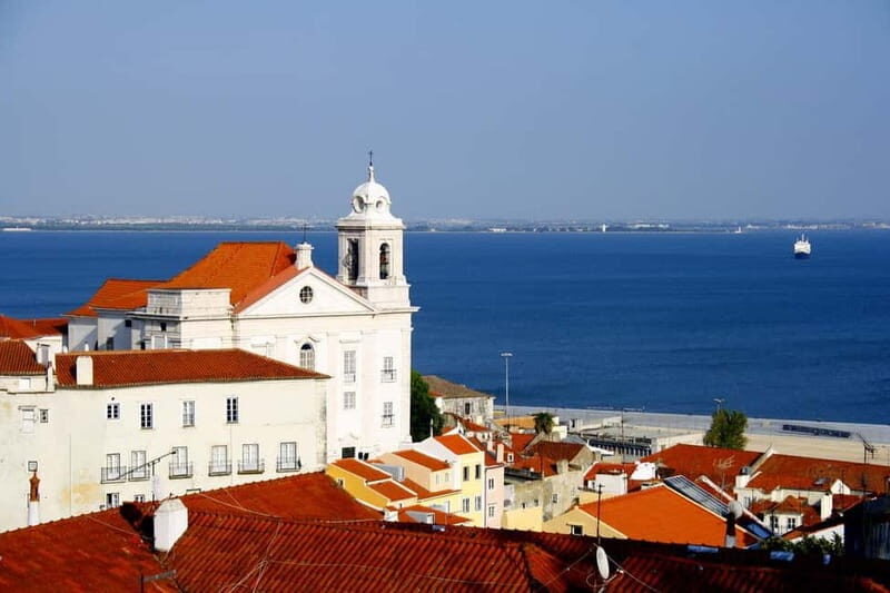 Lisbon Walk: Old Quarter, Hidden Walls & Stunning Views - Key Points