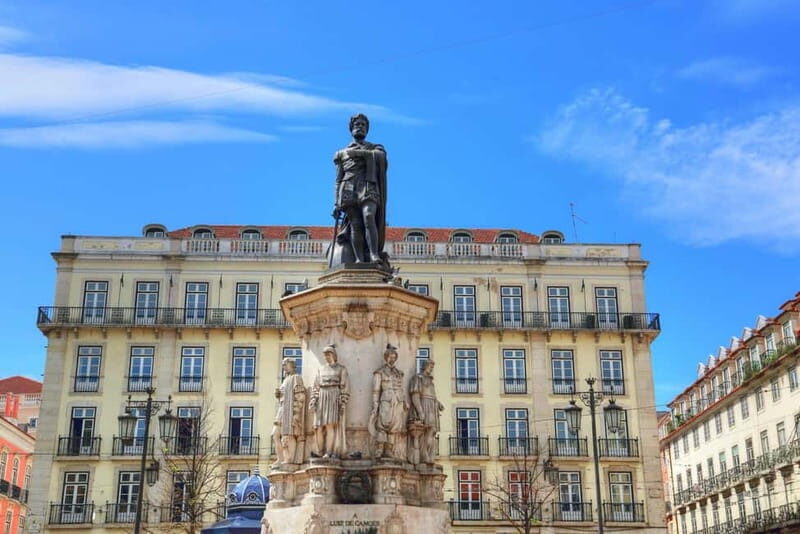 Lisbon: Walking Tour in Chinese - Key Points