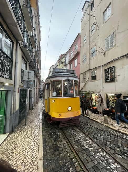 Lisbon: Walking Tour with Historic Tram 28 Ride & Tastings - Tasting Lisbon: Flavors That Delight