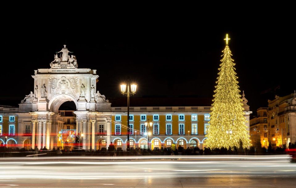 Lisbon's Festive Highlights: A Christmas Walking Tour - Admire Praça Do Comércio