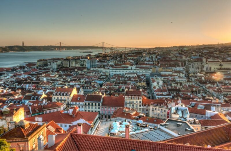 Lisbon's historic old town in a tuk-tuk in German - Who Is This Tour Best For?