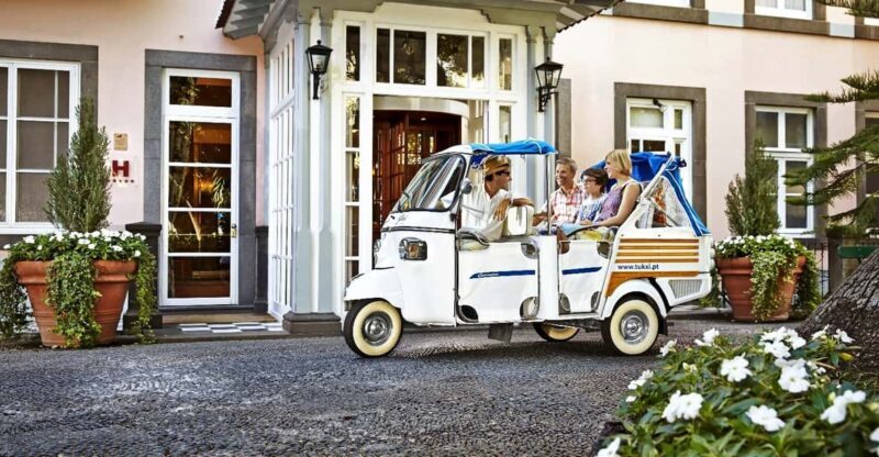 Lisbon's historic old town in a tuk-tuk in German - FAQs