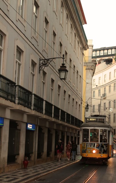 Lisbon's Roots: Tuk tuk experience throuth the Old Lisbon - What to Expect from Your Experience
