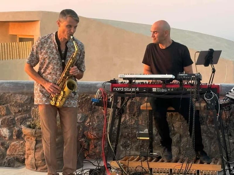 Live Music Dinner with Sunset and Caldera Views - Key Points