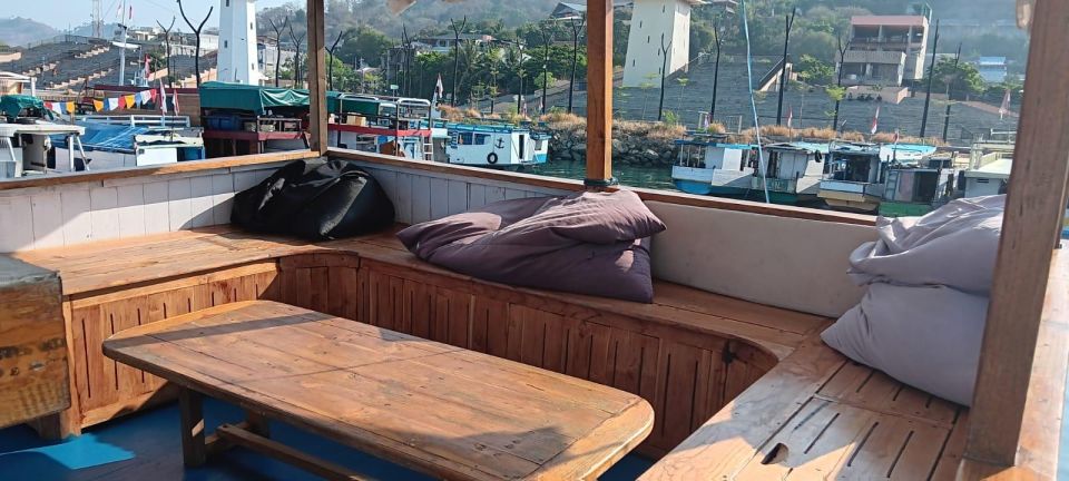 Liveaboard Komodo Tour 3 Days Private Boat - Island Hopping - Siaba Island, Kanawa Island, Bidadari Island
