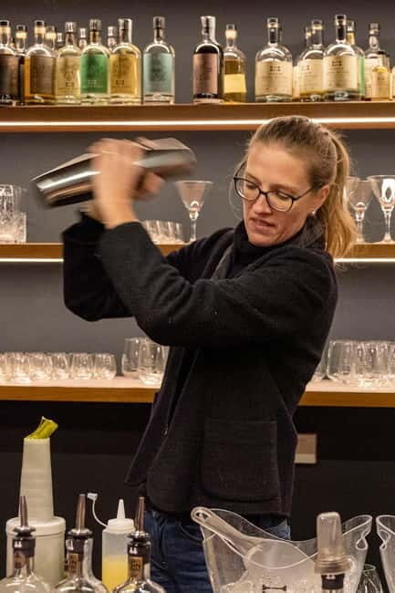 Ljubljana: Broken Bones Gin Experience with Cocktails - An In-Depth Look at the Broken Bones Gin Experience