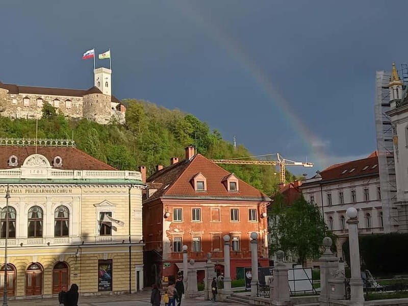 Ljubljana: Old Town Guided Walking Tour in French - The Sum Up