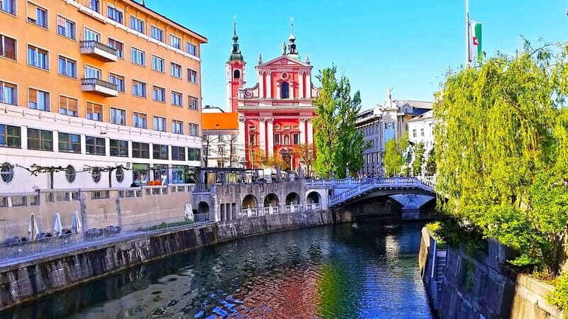 Ljubljana: Old Town Private Walking Tour with a Local Guide - Key Points