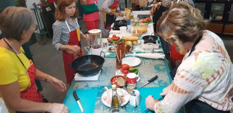 Local Cooking Class in Cordoba. Hands-On: Salmorejo - Preparing Salmorejo