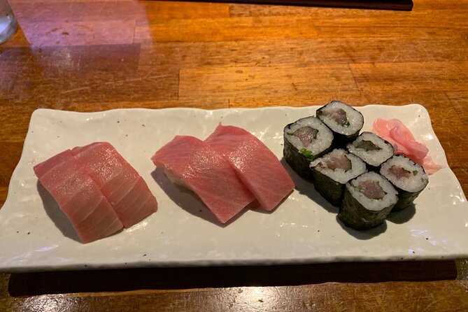 Local Izakaya(Japanese Traditional Bar) Hopping in Shinjuku - Taking in the Local Japanese Drinking Culture