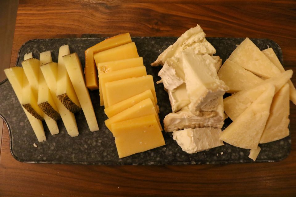 Locals Favorites Food Tour - Exploring Reading Terminal Market