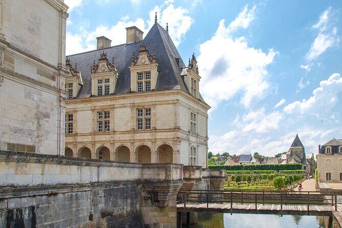 Loire Castles with Wine Tasting Private trip from Paris - Returning to Paris: A Comfortable Wind-Down