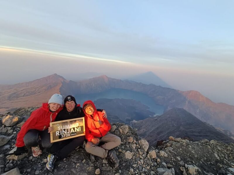 Lombok Rinjani Volcano Tour 3D2N - Experienced Guide and Porter