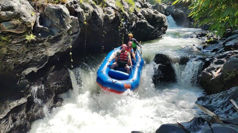 Lombok : White Water Rafting- Best Adventure Experience - Included Amenities