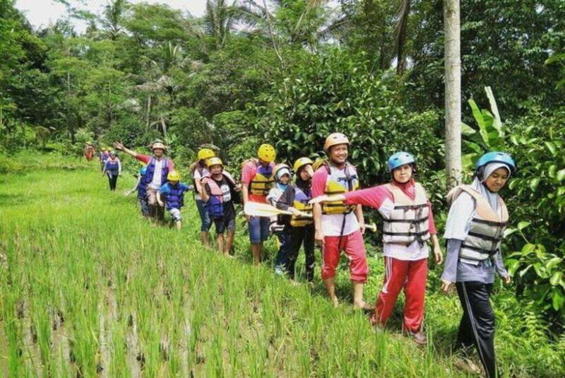 Lombok: White Water Rafting, Rice Terrace & Waterfall Tour - Key Points