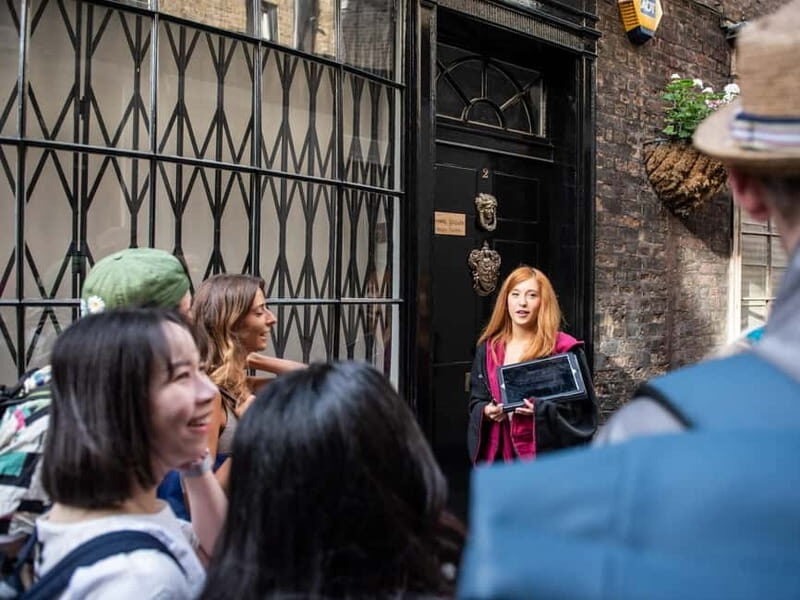 London: 18+ Harry Potter Tour with Cocktail Stop! - FAQs