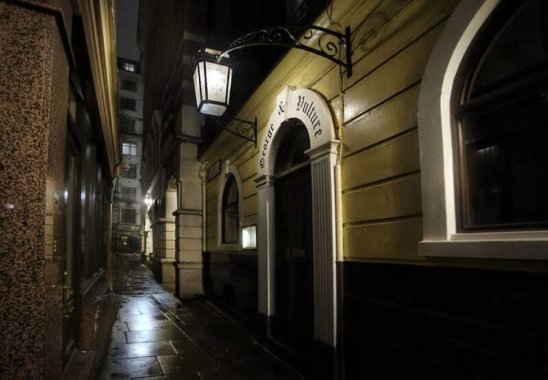London: 2-Hour Ghost Walking Tour - Spooky Ghost Story Highlights