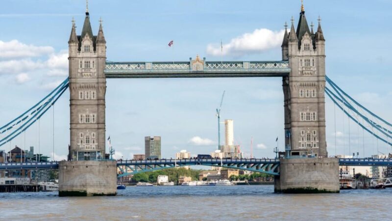 London: 24-Hour Hop-On Hop-Off Bus Pass - Key Points  