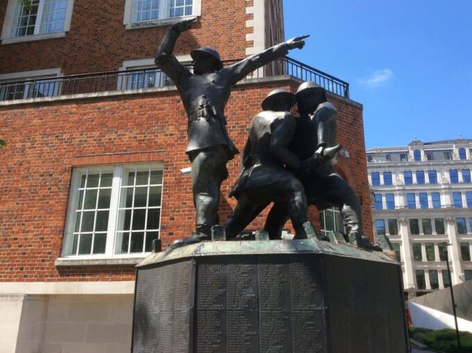 London: 3-Hour WW II Blitz Private Tour - Understanding the Luftwaffes Aerial Assault