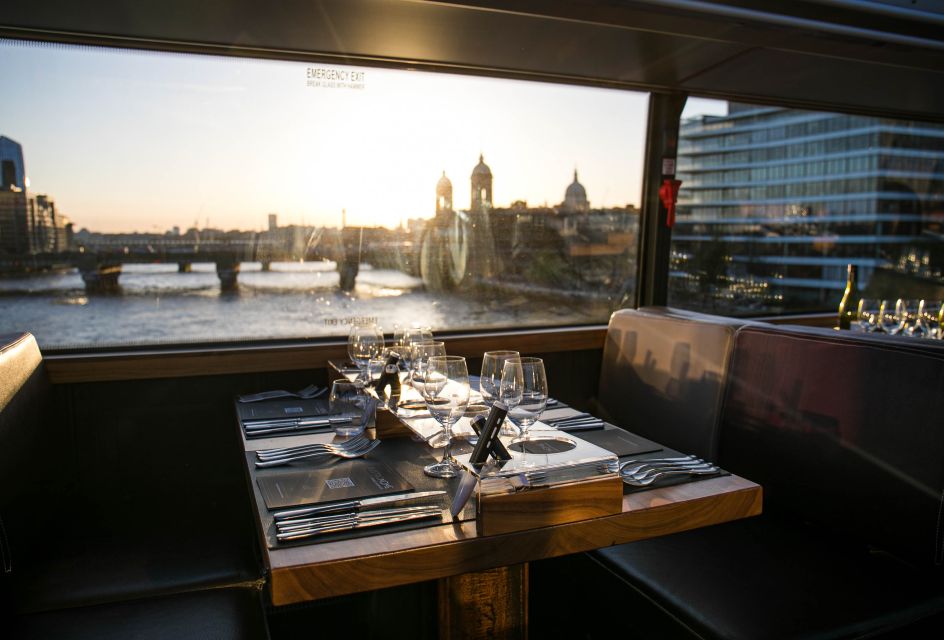London: 4 Course Lunch Tour by Luxury Coach - Culinary Delights of the Menu