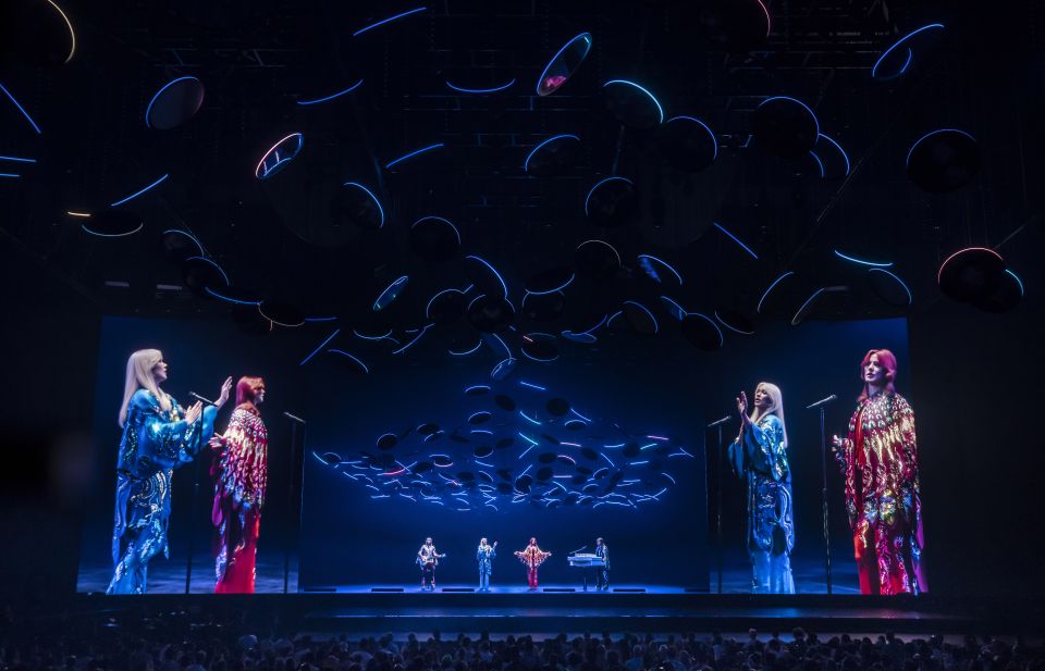 London: ABBA Voyage Express Bus and Concert Ticket - Recommendations for Attendees