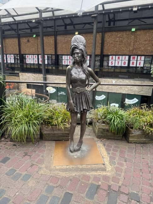 London: Amy Winehouse Camden Town Walking Tour - Murals, Statues, and Photo Opportunities
