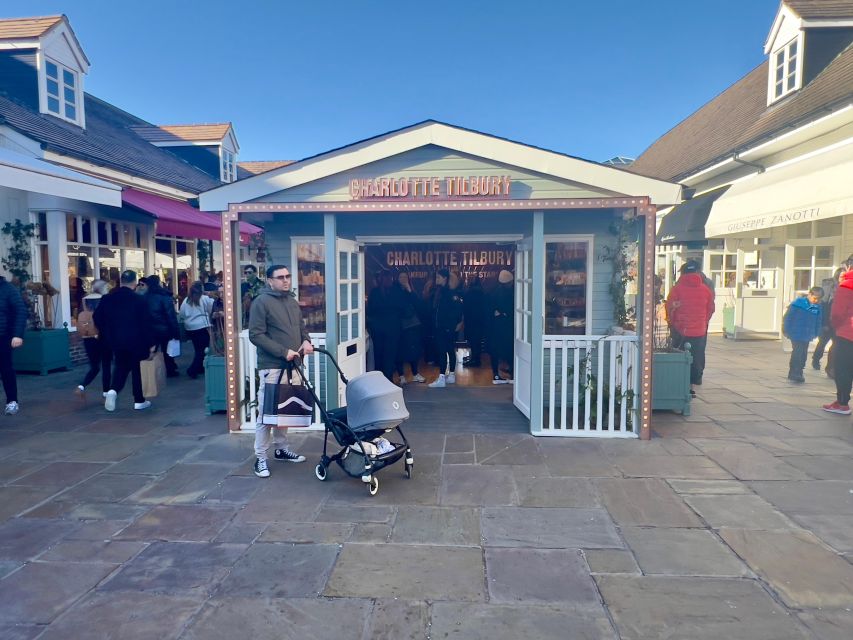 London: Bicester Village Private Vehicle Round Trip Transfer - Shopping at Bicester Village