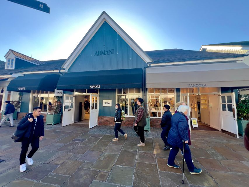 London: Bicester Village Private Vehicle Round Trip Transfer - Booking Process
