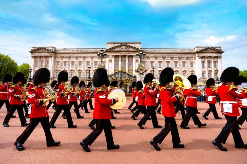 London: Big Ben, Westminster Abbey & Changing of Guard Tour - Discovering Londons Landmarks