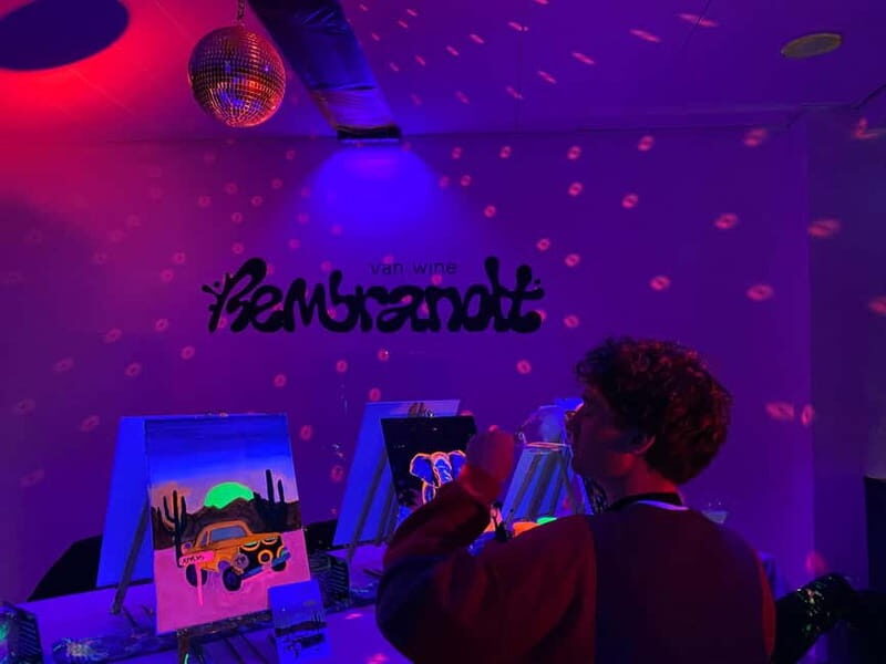 London: Bottomless Sip & Paint in the Dark - Key Points