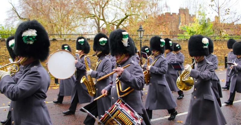 London: Buckingham Palace & Changing of the Guard Experience - Good To Know