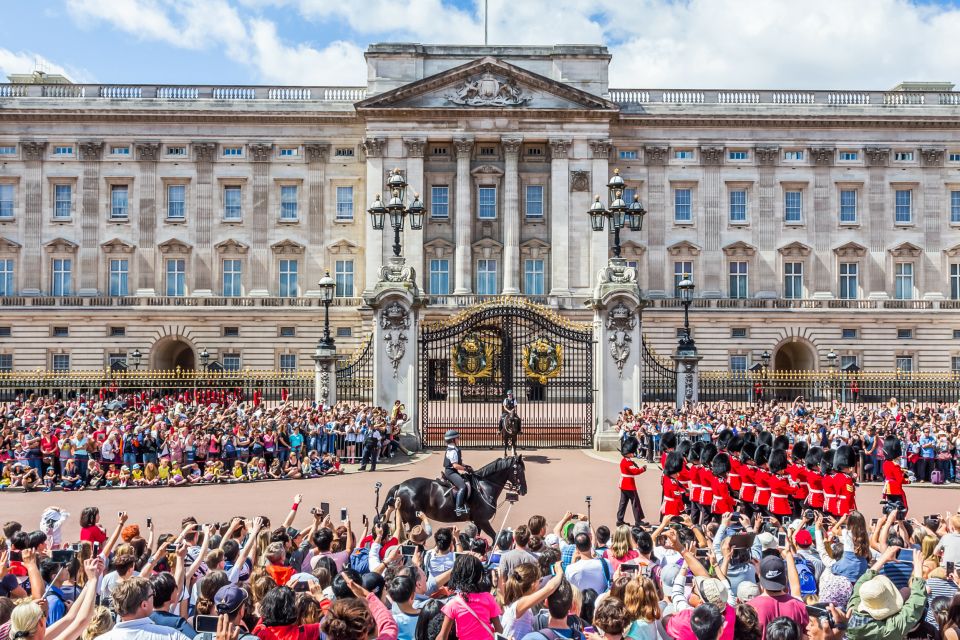 London: Buckingham Palace Entry & Changing of the Guard Tour - What to Expect on the Tour