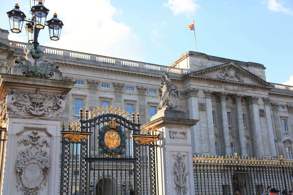 London: Buckingham Palace Entry Ticket & Royal Walking Tour - Key Points