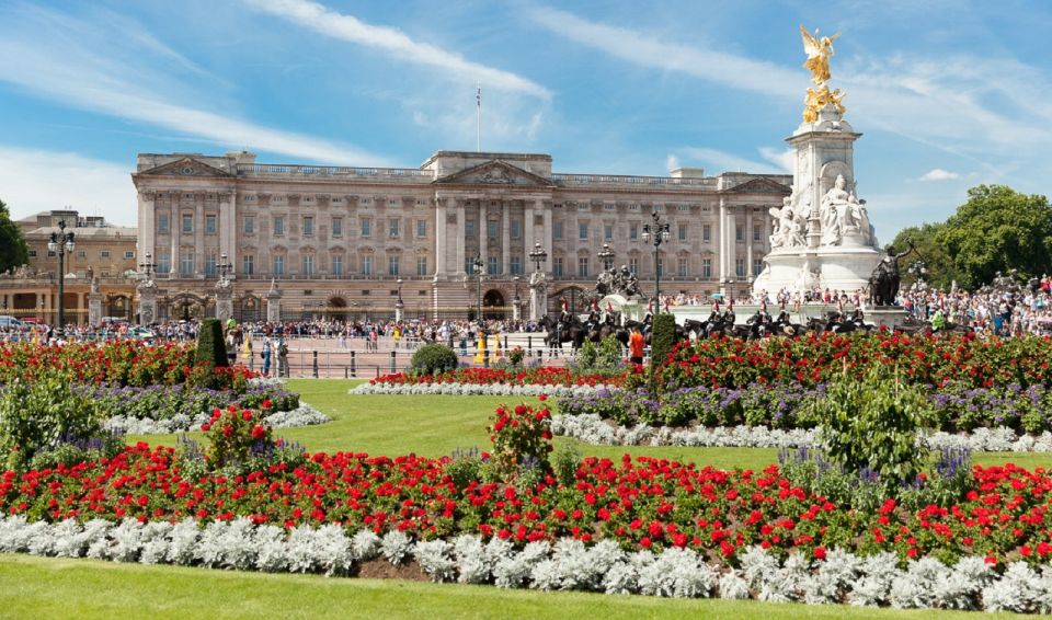 London: Buckingham Palace Entry Ticket & Royal Walking Tour - Highlights of the Tour