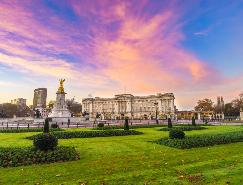 London: Buckingham Palace Ticket and Afternoon Tea - Visiting Buckingham Palace