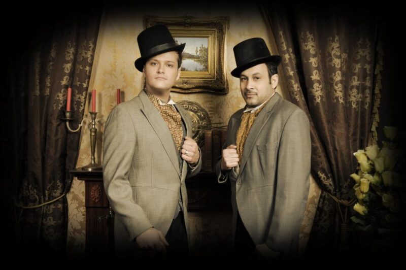 London, Camden: Old Time Eras Dress Up and Photo Shoot - Costume Selection and Dressing