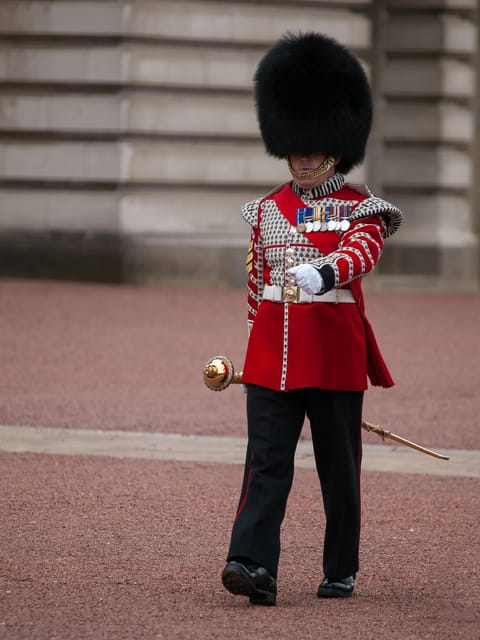 London: Changing of the Guard Experience and Landmarks Tour - Tour Features