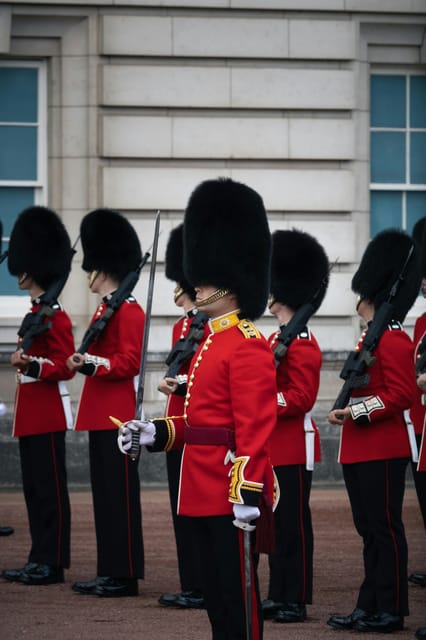 London: Changing of the Guard Experience and Landmarks Tour - Unique Experiences