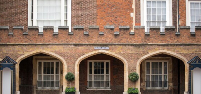 London: Changing of the Guard with a an APP - Who Should Consider This Tour?