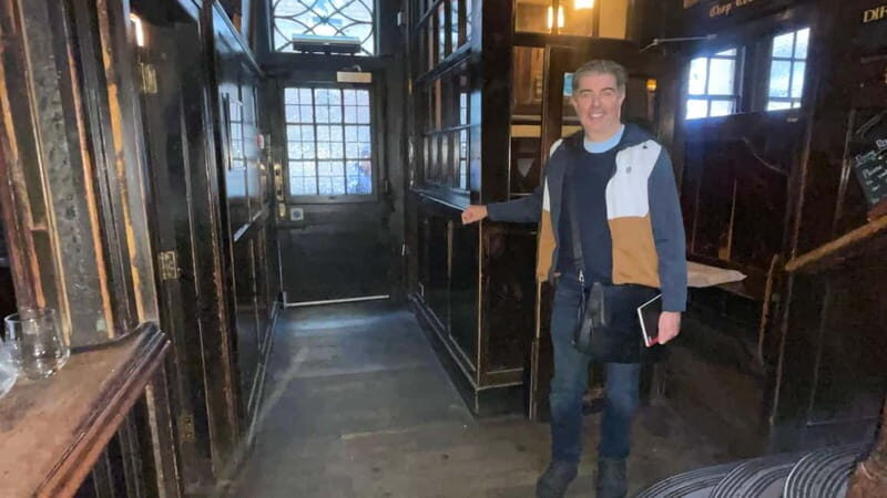 London: Charles Dickens Walking Tour for Small Groups - The Experience in Practice: What Travelers Say